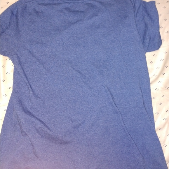 ๐งโโ๏ธ The Little Mermaid sparkly shirt from Disney store - Picture 9 of 10